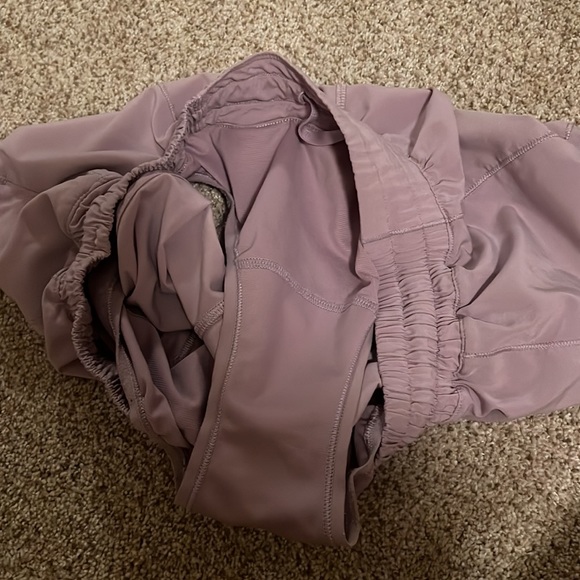 Lululemon size 6 - Picture 4 of 4